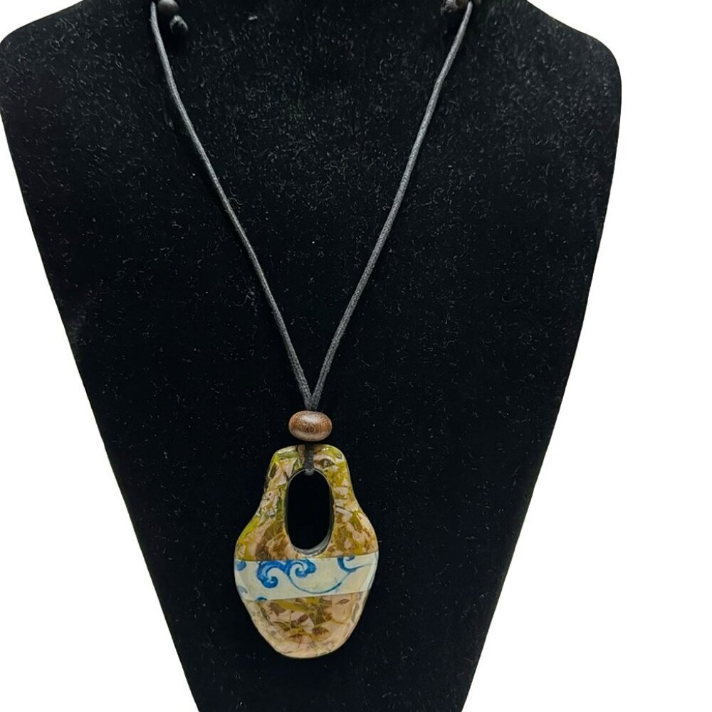 NWT decouture keyhole adjustable pendant necklace